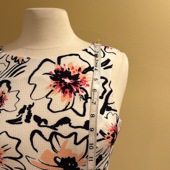 Dress - Picture 7 of 11